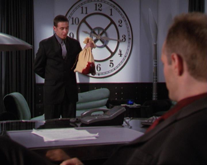 Charmed-Online_dot_net-3x02MagicHour1222.jpg