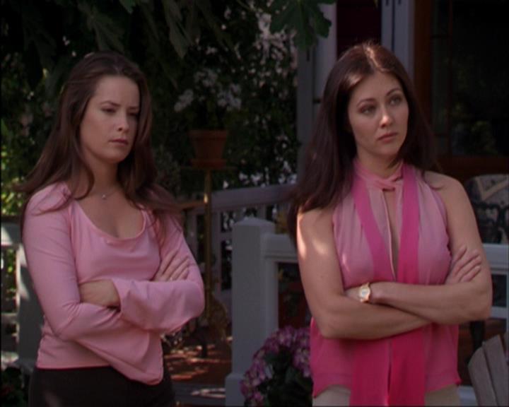 Charmed-Online_dot_net-3x02MagicHour1291.jpg