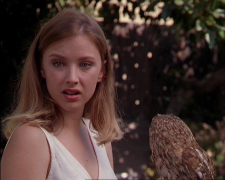 Charmed-Online_dot_net-3x02MagicHour1321.jpg