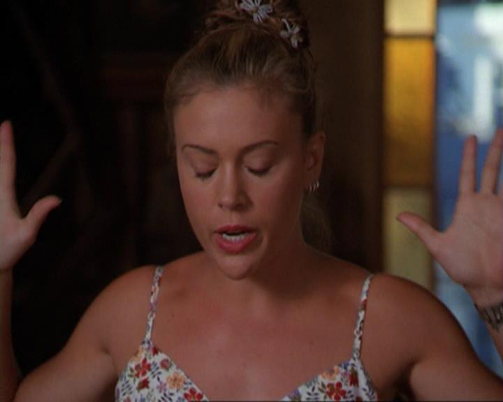 Charmed-Online_dot_net-3x02MagicHour1377.jpg