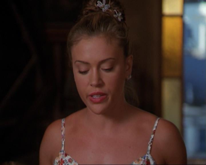 Charmed-Online_dot_net-3x02MagicHour1378.jpg