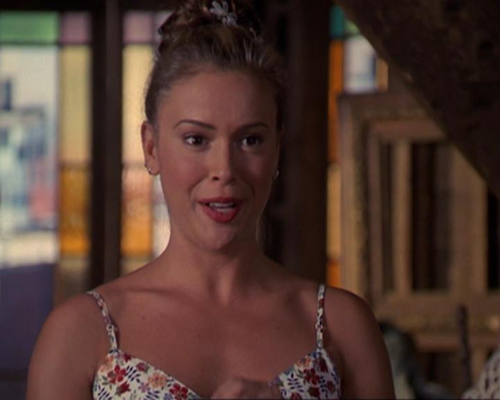 Charmed-Online_dot_net-3x02MagicHour1398.jpg