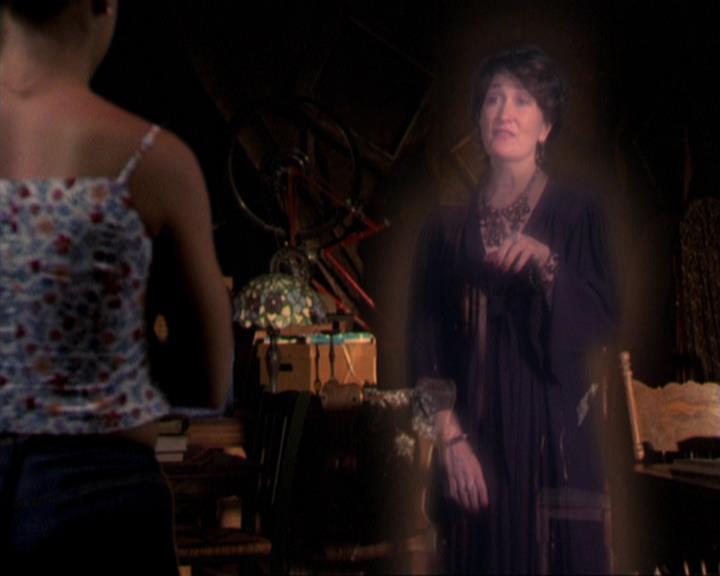 Charmed-Online_dot_net-3x02MagicHour1403.jpg