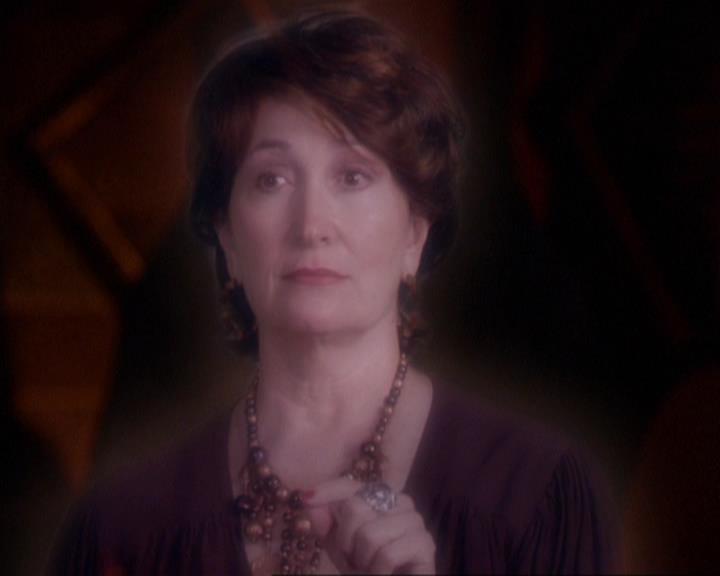 Charmed-Online_dot_net-3x02MagicHour1413.jpg