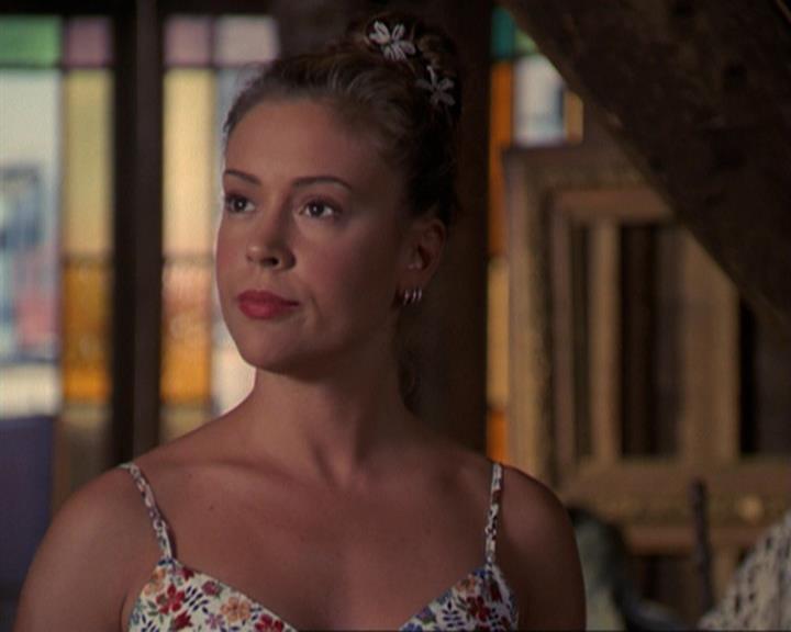 Charmed-Online_dot_net-3x02MagicHour1423.jpg