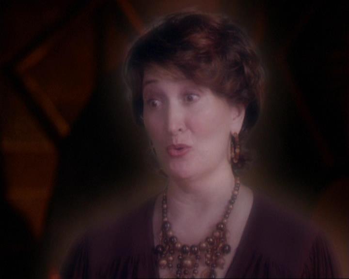 Charmed-Online_dot_net-3x02MagicHour1479.jpg