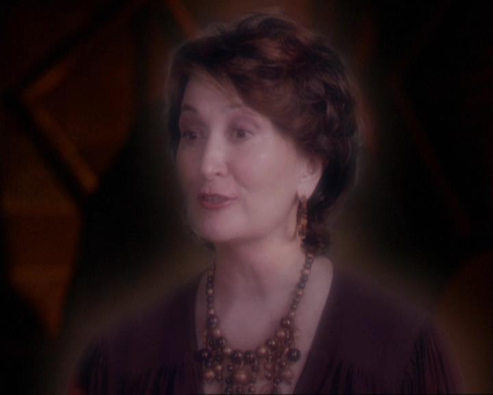 Charmed-Online_dot_net-3x02MagicHour1496.jpg