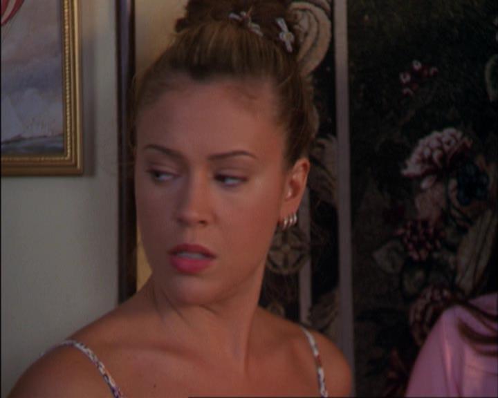 Charmed-Online_dot_net-3x02MagicHour1542.jpg