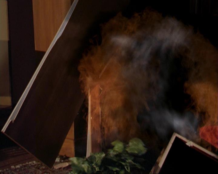 Charmed-Online_dot_net-3x02MagicHour1546.jpg