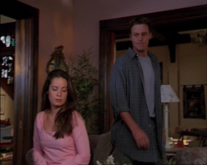 Charmed-Online_dot_net-3x02MagicHour1604.jpg