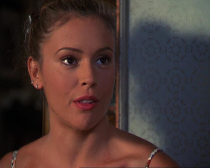 Charmed-Online_dot_net-3x02MagicHour1651.jpg