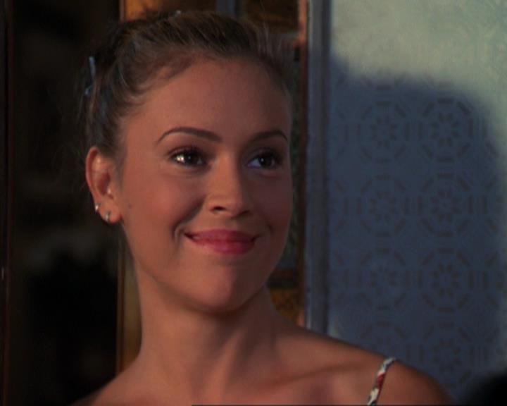 Charmed-Online_dot_net-3x02MagicHour1656.jpg