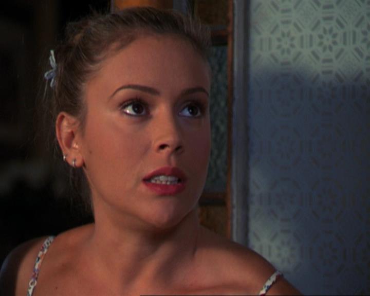Charmed-Online_dot_net-3x02MagicHour1670.jpg