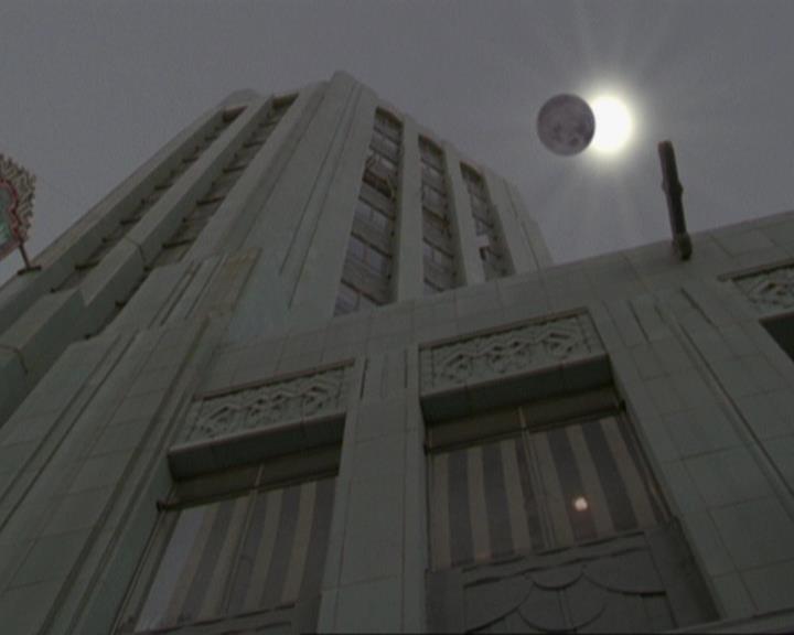 Charmed-Online_dot_net-3x02MagicHour2008.jpg