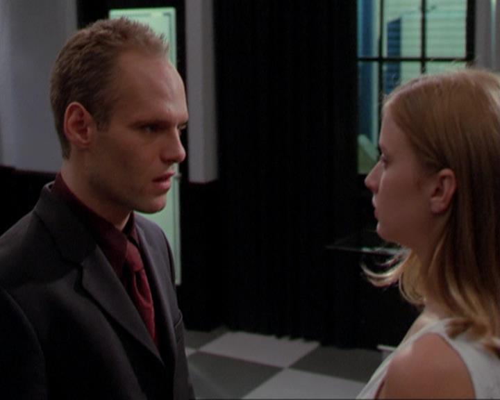 Charmed-Online_dot_net-3x02MagicHour2012.jpg
