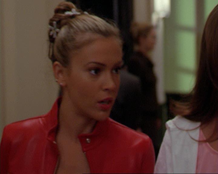 Charmed-Online_dot_net-3x02MagicHour2055.jpg