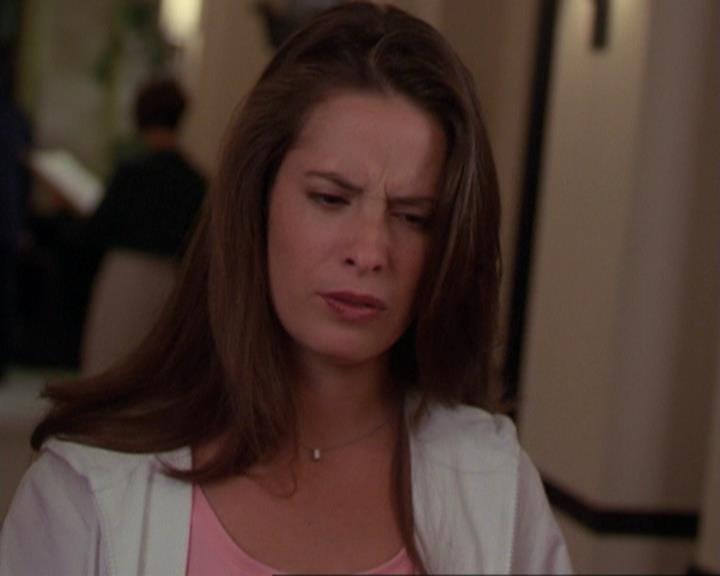 Charmed-Online_dot_net-3x02MagicHour2061.jpg