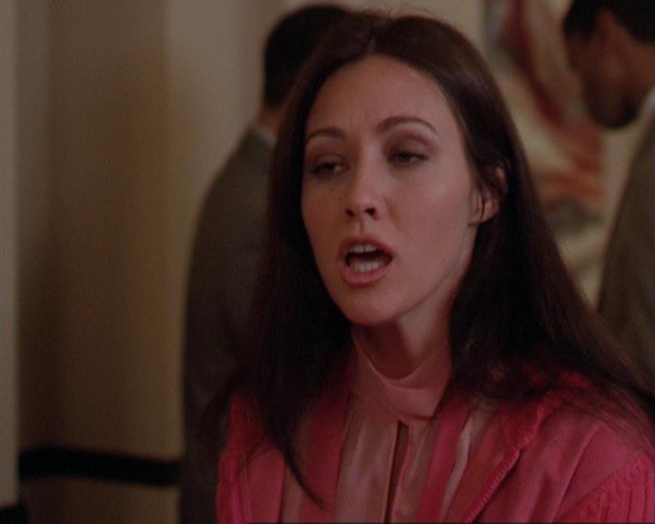 Charmed-Online_dot_net-3x02MagicHour2100.jpg