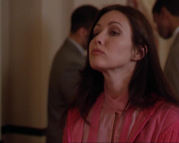 Charmed-Online_dot_net-3x02MagicHour2110.jpg