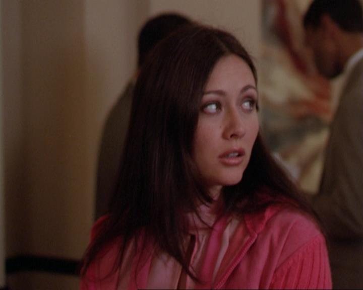 Charmed-Online_dot_net-3x02MagicHour2122.jpg
