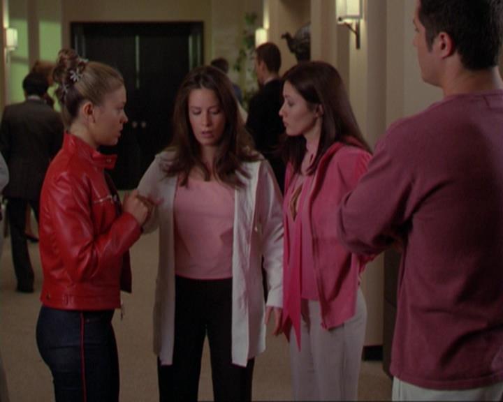 Charmed-Online_dot_net-3x02MagicHour2128.jpg