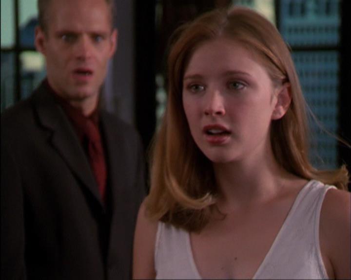 Charmed-Online_dot_net-3x02MagicHour2161.jpg