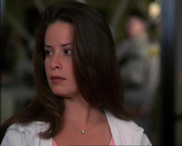 Charmed-Online_dot_net-3x02MagicHour2210.jpg