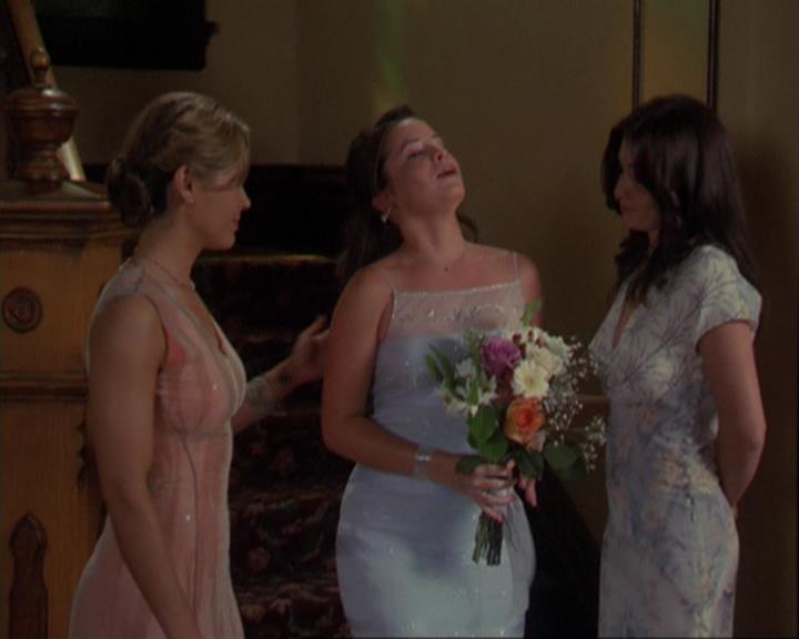 Charmed-Online_dot_net-3x02MagicHour2253.jpg