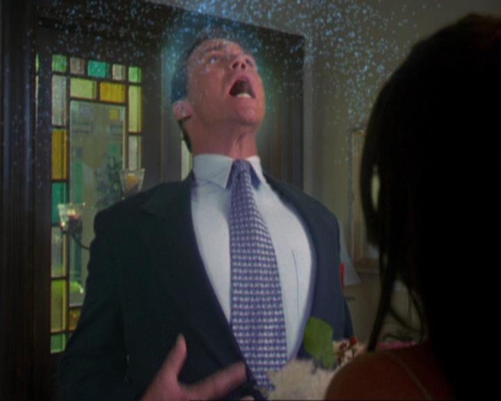Charmed-Online_dot_net-3x02MagicHour2284.jpg
