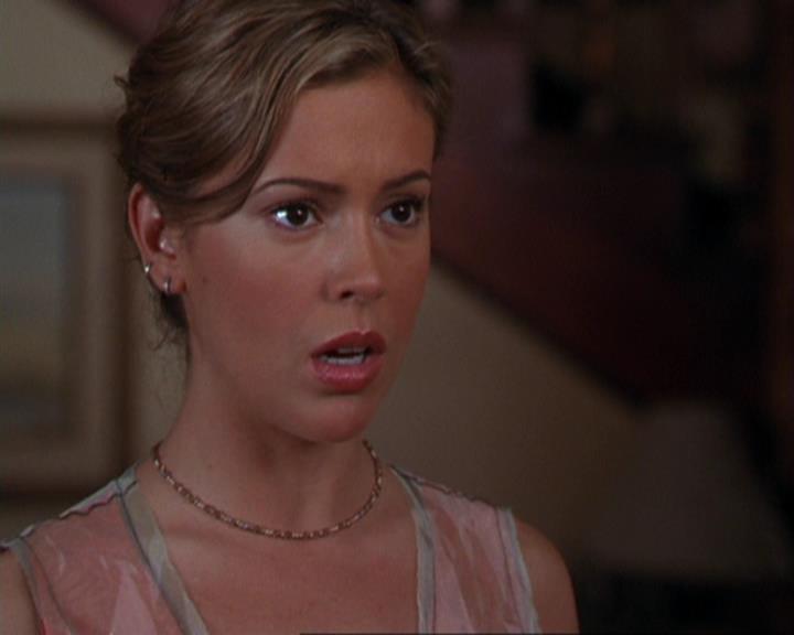 Charmed-Online_dot_net-3x02MagicHour2292.jpg
