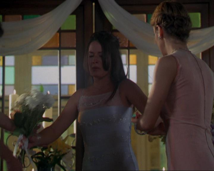 Charmed-Online_dot_net-3x02MagicHour2302.jpg