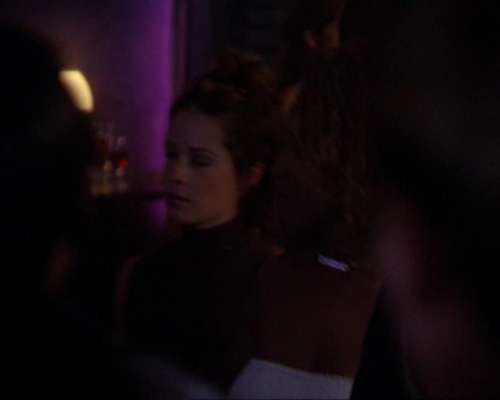 Charmed-Online_dot_net-3x03OnceUponATime0030.jpg