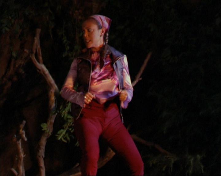 Charmed-Online_dot_net-3x03OnceUponATime1941.jpg