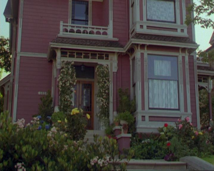Charmed-Online_dot_net-3x04AllHalliwellsEve0002.jpg