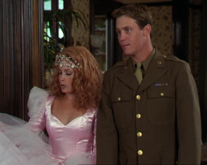 Charmed-Online_dot_net-3x04AllHalliwellsEve0007.jpg