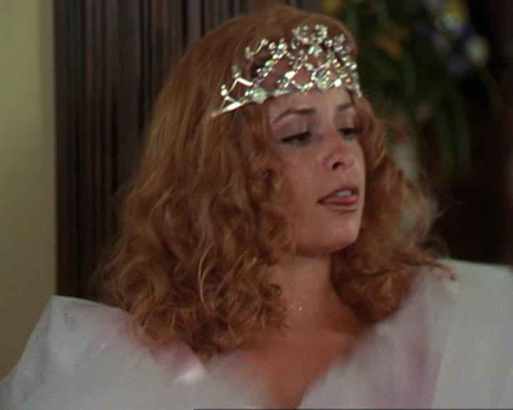 Charmed-Online_dot_net-3x04AllHalliwellsEve0024.jpg