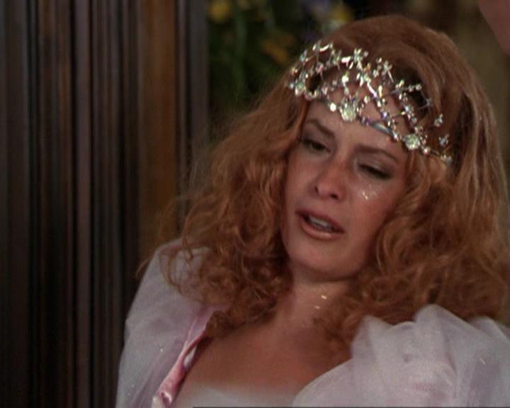 Charmed-Online_dot_net-3x04AllHalliwellsEve0030.jpg