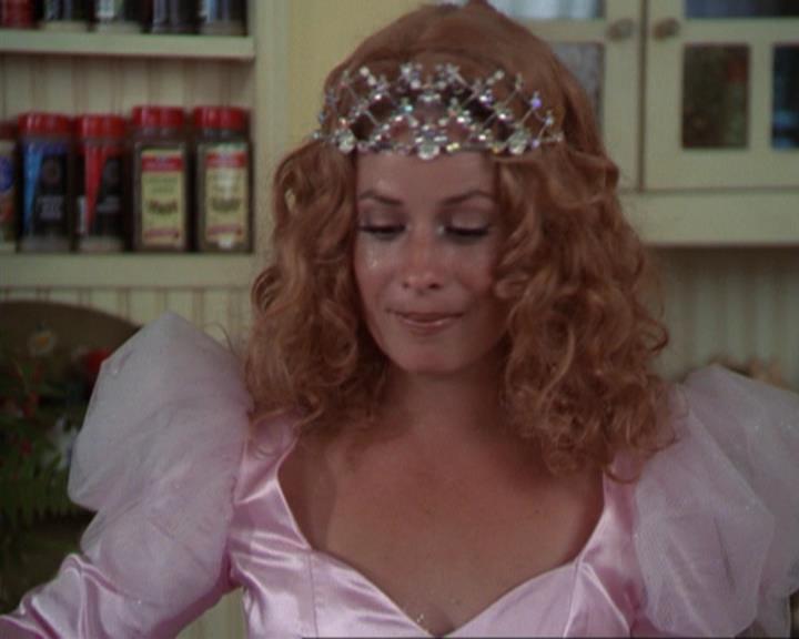 Charmed-Online_dot_net-3x04AllHalliwellsEve0074.jpg