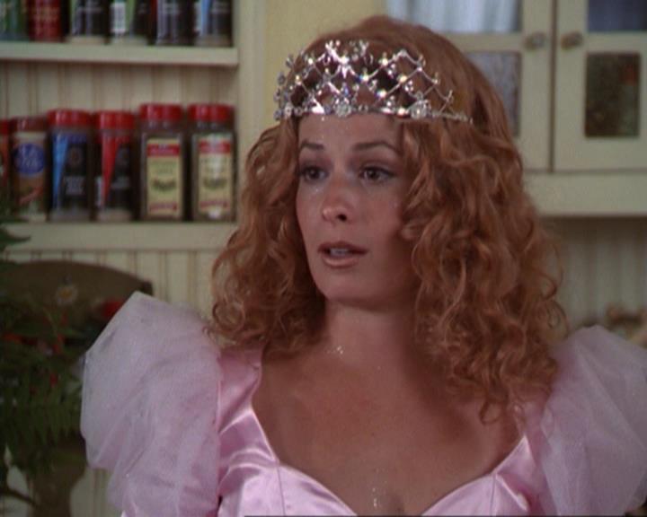Charmed-Online_dot_net-3x04AllHalliwellsEve0092.jpg