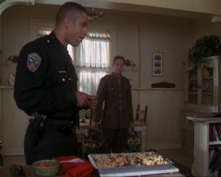 Charmed-Online_dot_net-3x04AllHalliwellsEve0114.jpg