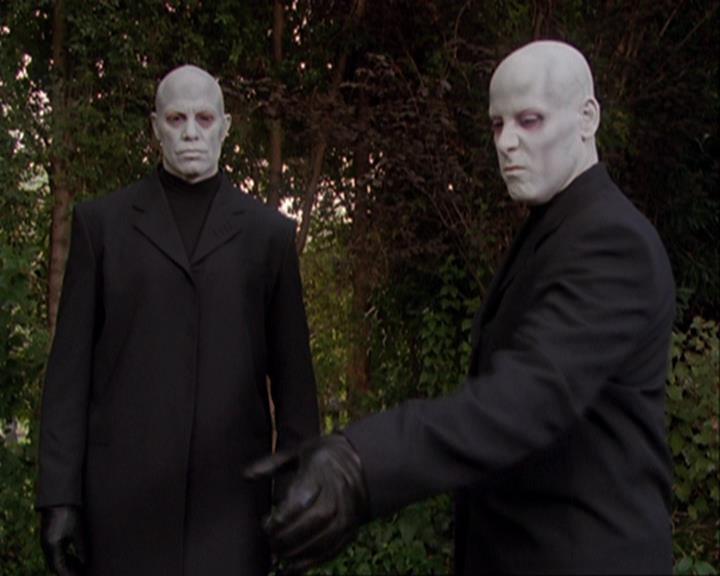 Charmed-Online_dot_net-3x04AllHalliwellsEve0128.jpg