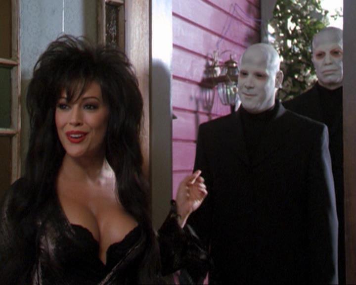 Charmed-Online_dot_net-3x04AllHalliwellsEve0215.jpg Charmed-Online_dot_net-3x04AllHalliwellsEve0215.jpg