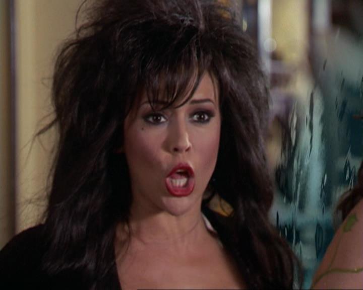 Charmed-Online_dot_net-3x04AllHalliwellsEve0248.jpg