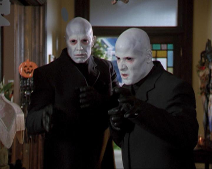 Charmed-Online_dot_net-3x04AllHalliwellsEve0261.jpg Charmed-Online_dot_net-3x04AllHalliwellsEve0261.jpg