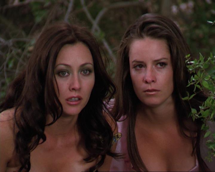 Charmed-Online_dot_net-3x04AllHalliwellsEve0393.jpg Charmed-Online_dot_net-3x04AllHalliwellsEve0393.jpg