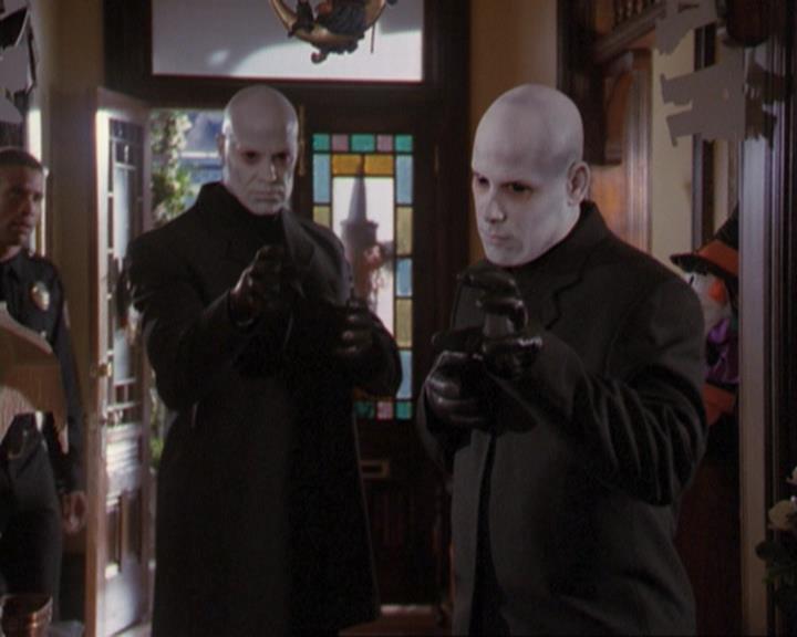 Charmed-Online_dot_net-3x04AllHalliwellsEve0508.jpg Charmed-Online_dot_net-3x04AllHalliwellsEve0508.jpg