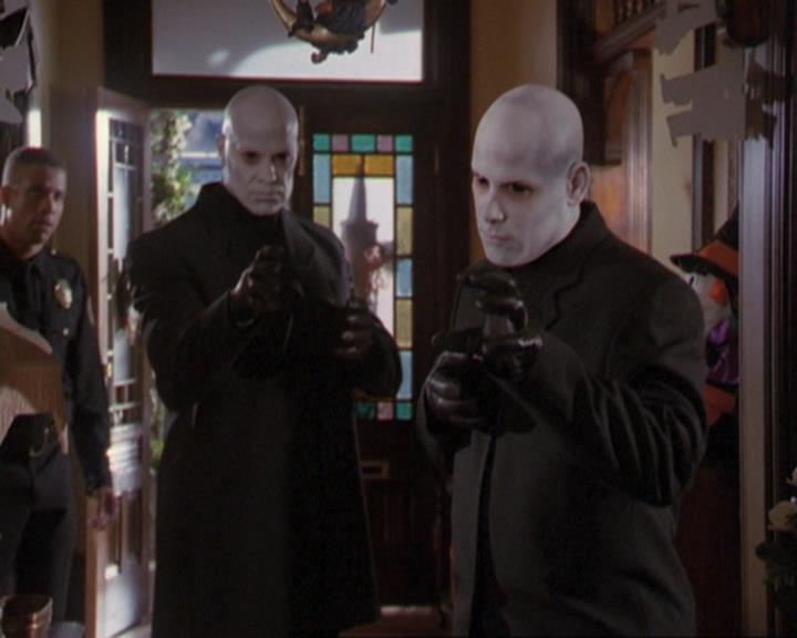Charmed-Online_dot_net-3x04AllHalliwellsEve0509.jpg Charmed-Online_dot_net-3x04AllHalliwellsEve0509.jpg