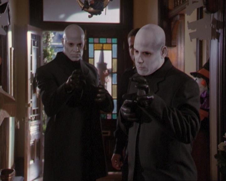 Charmed-Online_dot_net-3x04AllHalliwellsEve0514.jpg Charmed-Online_dot_net-3x04AllHalliwellsEve0514.jpg