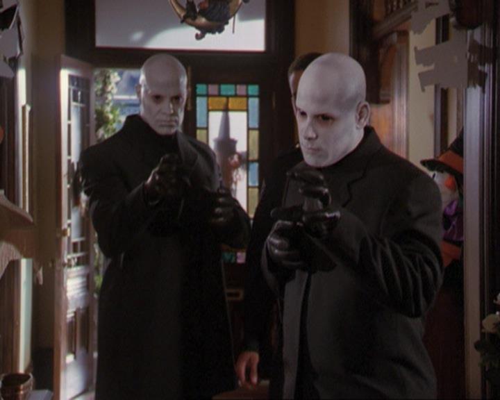 Charmed-Online_dot_net-3x04AllHalliwellsEve0516.jpg Charmed-Online_dot_net-3x04AllHalliwellsEve0516.jpg