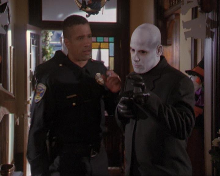 Charmed-Online_dot_net-3x04AllHalliwellsEve0527.jpg Charmed-Online_dot_net-3x04AllHalliwellsEve0527.jpg